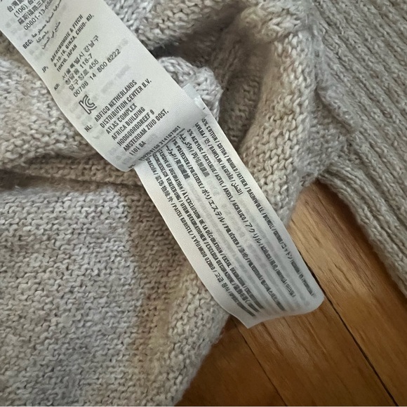 Hollister Oatmeal Women's Cardigan - Picture 9 of 9